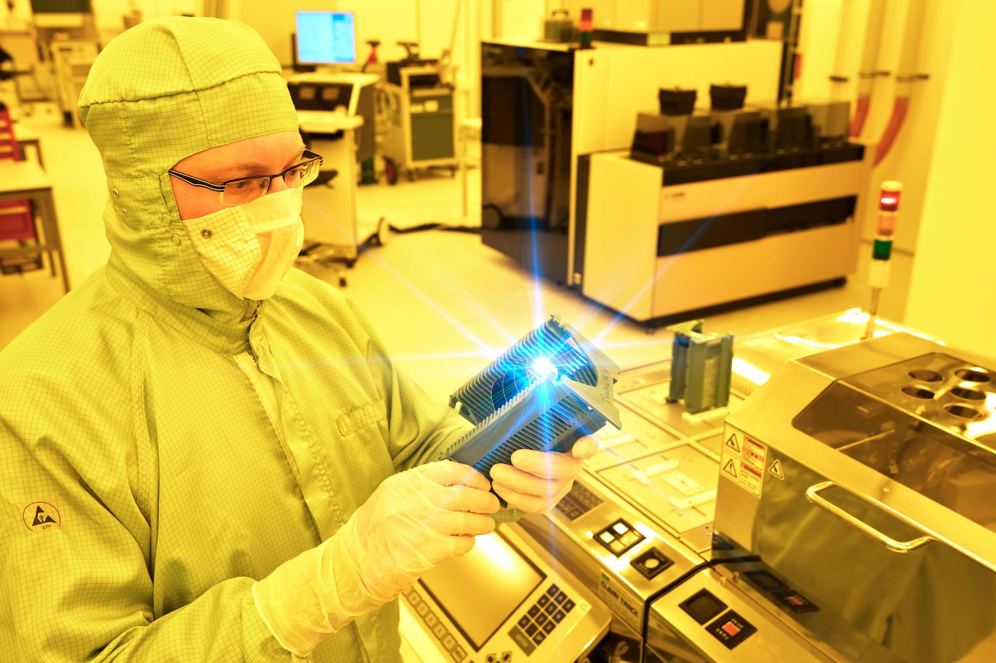 SMART Photonics combines top technology with a market need
