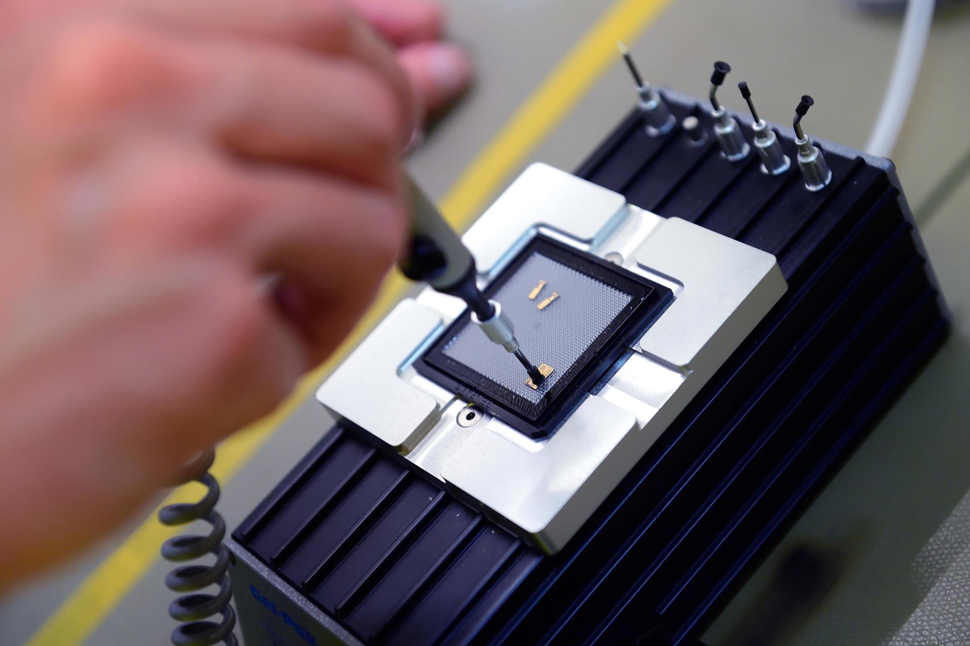 EFFECT Photonics makes Photonic Integrated Circuits