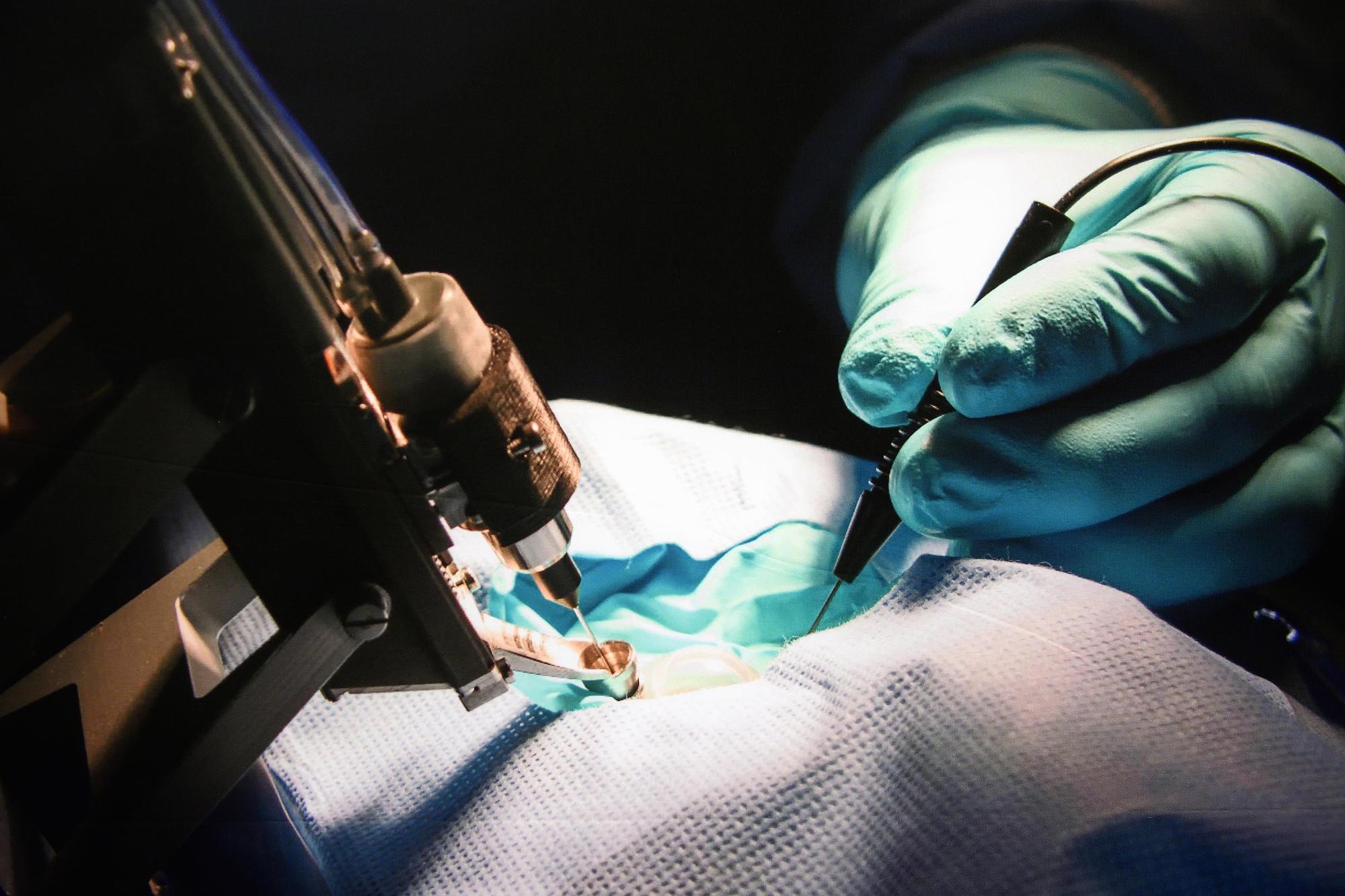 Preceyes develops surgical robots