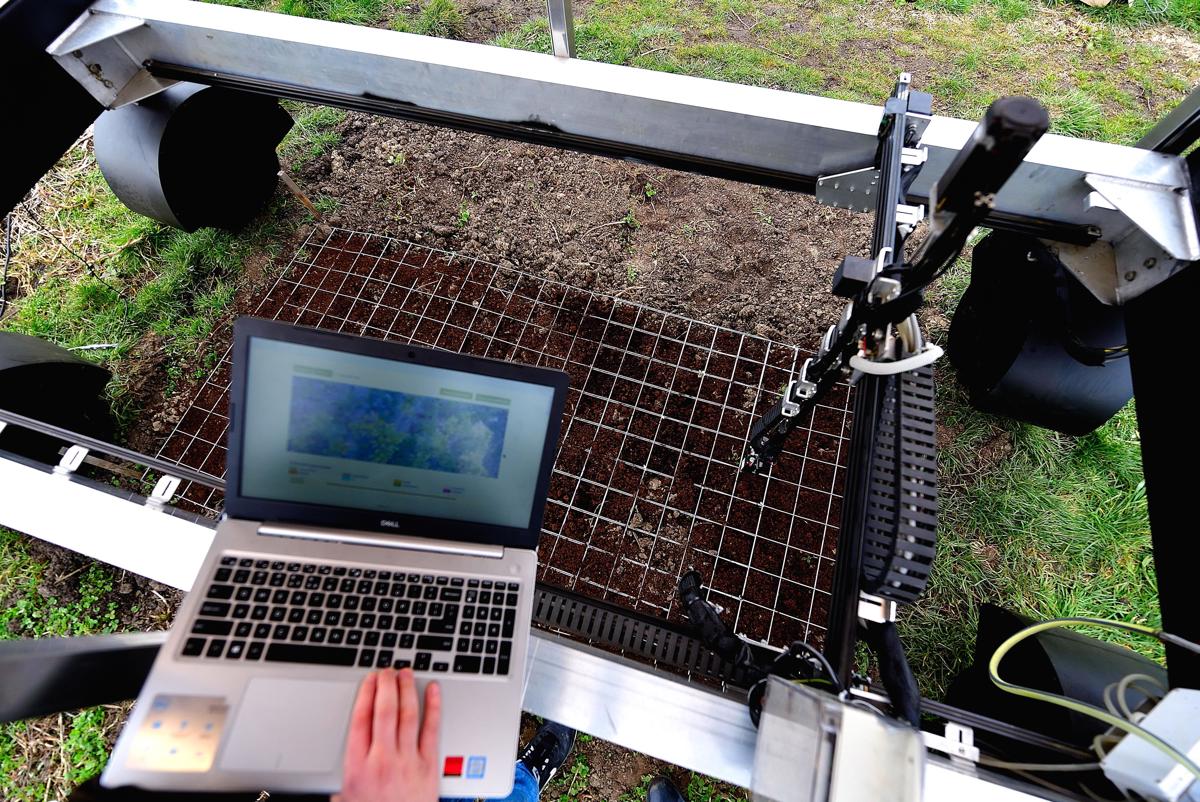 Techno farmers with a personal cultivation plan