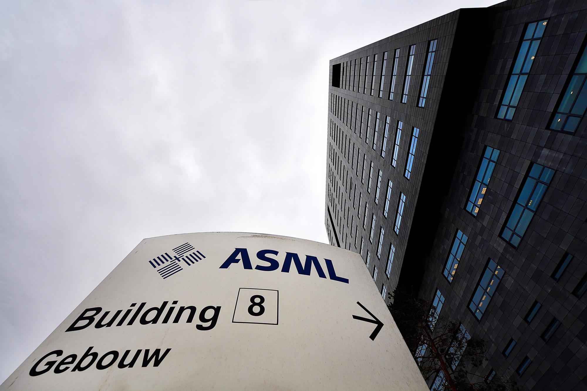  ASML is the world's largest manufacturer of chip machines