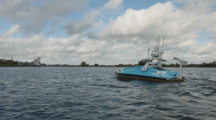 Aquatic Drones: Safe water world through data from robotic boat